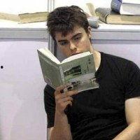 欧美帅哥图集看书图片,风采各异,魅力无限